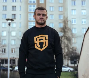 Męskie Street Autonomy Bluzy>BLUZA BEZ KAPTURA OUTLINE BLACK/GOLD 2022