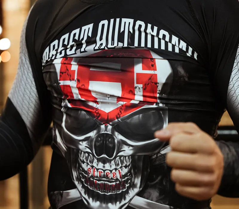 rashguard_long_street_aut_2-1.webp Męskie Street Autonomy Męskie>RASHGUARD LONG OLD SKULL BLACK 2022