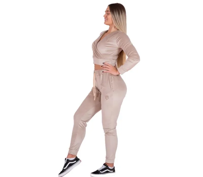 spodnie_damskie_street_au_2.webp Damskie Street Autonomy Spodnie>SPODNIE DAMSKIE VELOURS BEIGE 2023